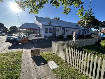 A BFYB service ute at a job in the New England